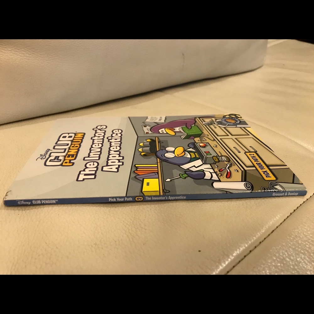 Club Penguin Inventor’s Apprentice Book - Picture 4 of 7